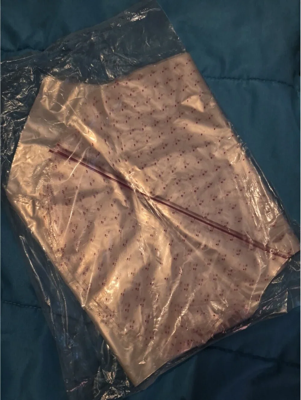 50pcs/OPP Disposable Salon Capes, Waterproof, 50PCS Dotted